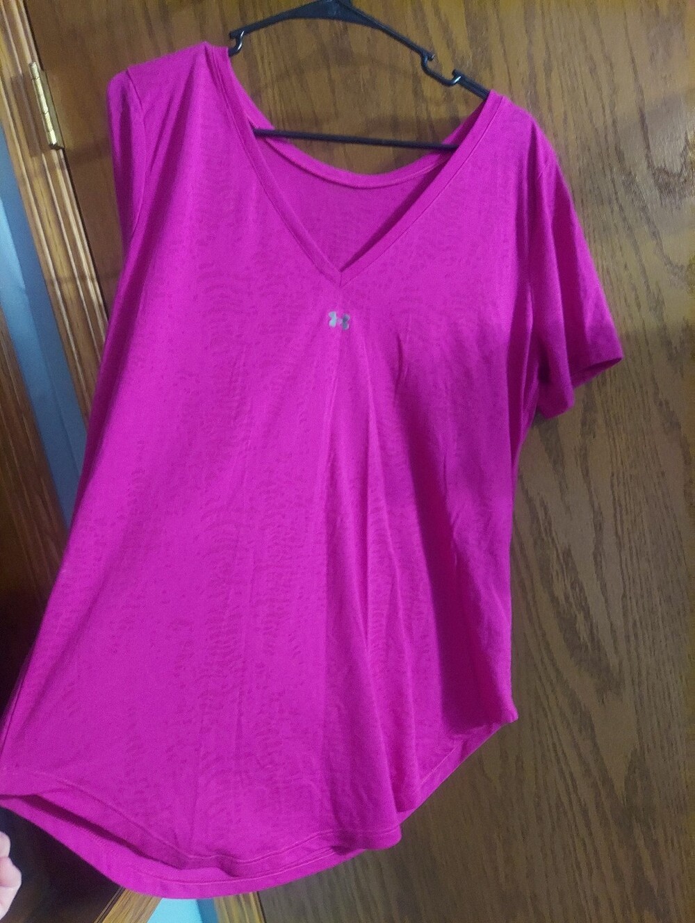 Under Armour Women UA Tech V-Neck Short Sleeve Athletic T-Shirt Magenta Pink Lg